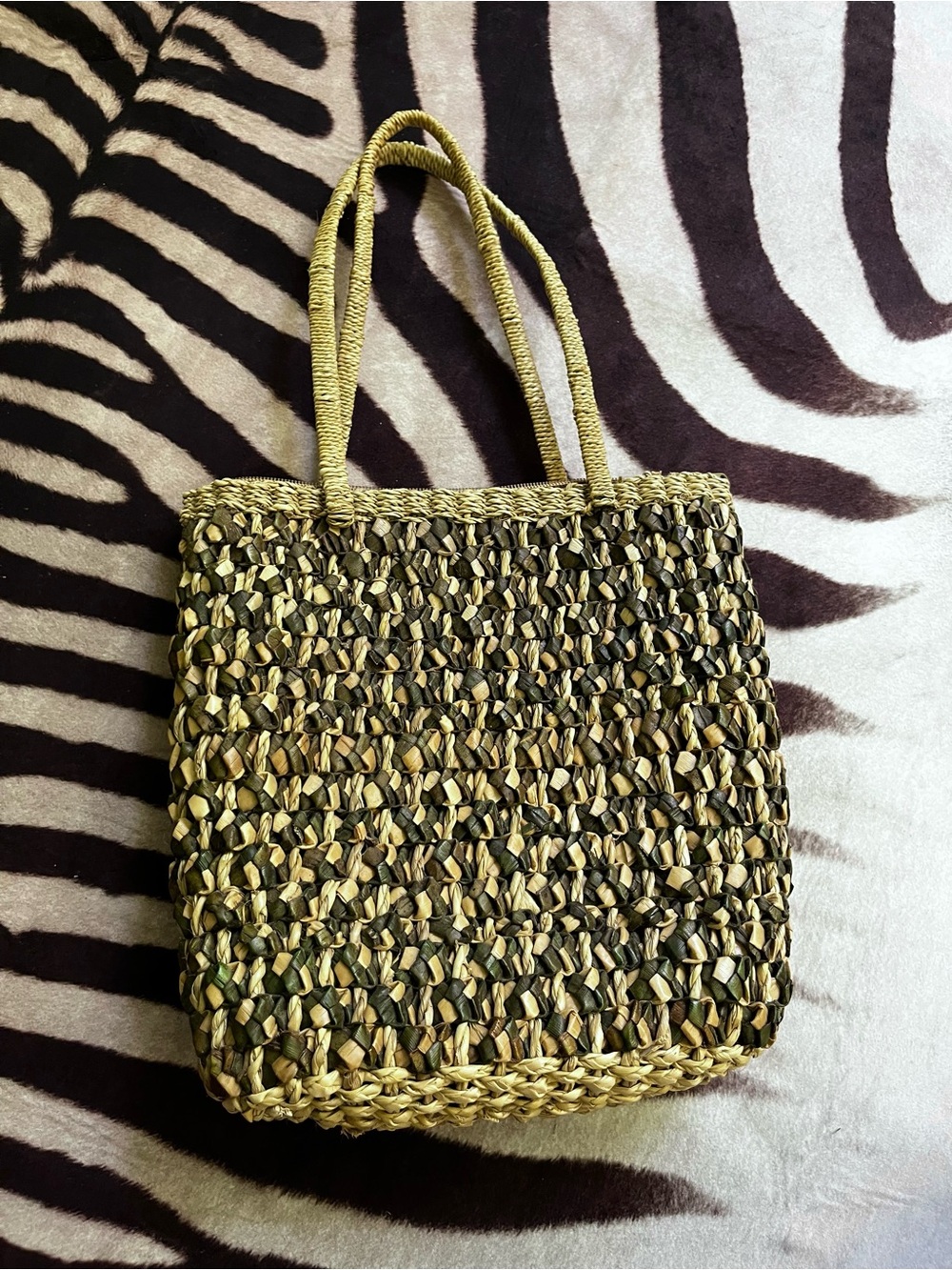 Handwoven Two-Tone Straw Tote Bag - Natural/Green.
